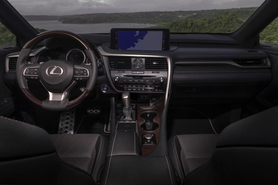 Торпедо Lexus RX450h F-Sport 2019 года  (NA) (фото 8 из 37)